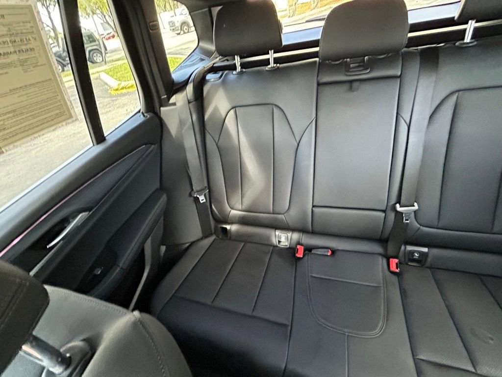 Used 2024 BMW X3 xDrive30i AWD/4WD image 12