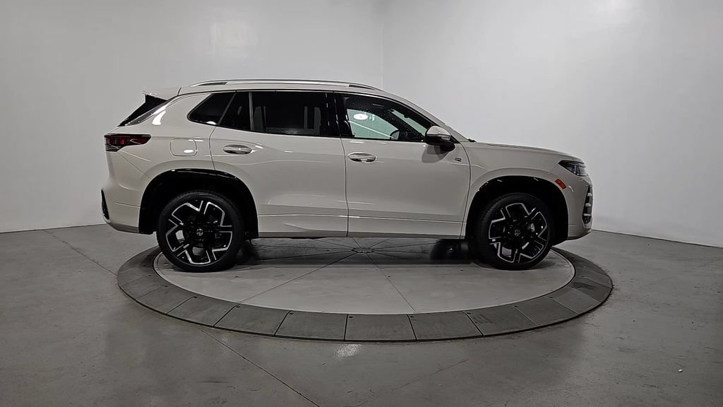 New 2026 Volkswagen Tiguan SEL R-Line AWD/4WD image 6