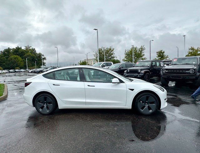 Used 2022 Tesla Model 3 Long Range AWD/4WD image 12
