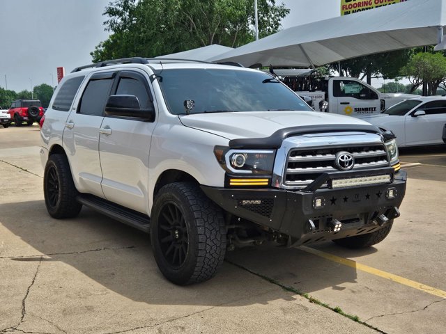 Used 2015 Toyota Sequoia SR5 RWD image 3