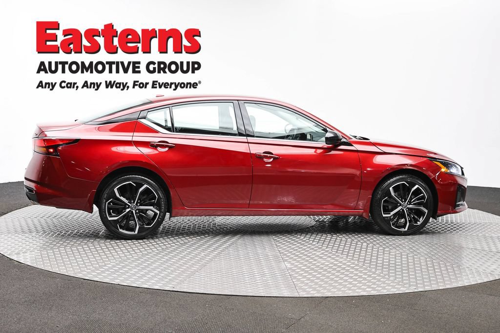 Used 2023 Nissan Altima 2.5 SR AWD/4WD image 4