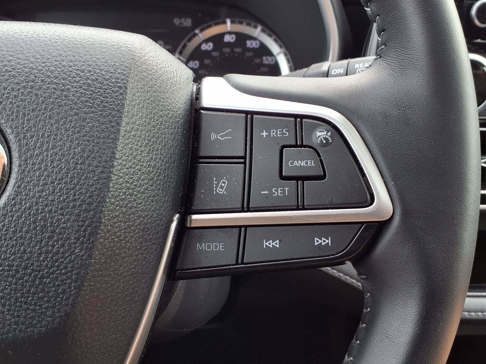 Certified 2026 Toyota Highlander XLE AWD/4WD image 16