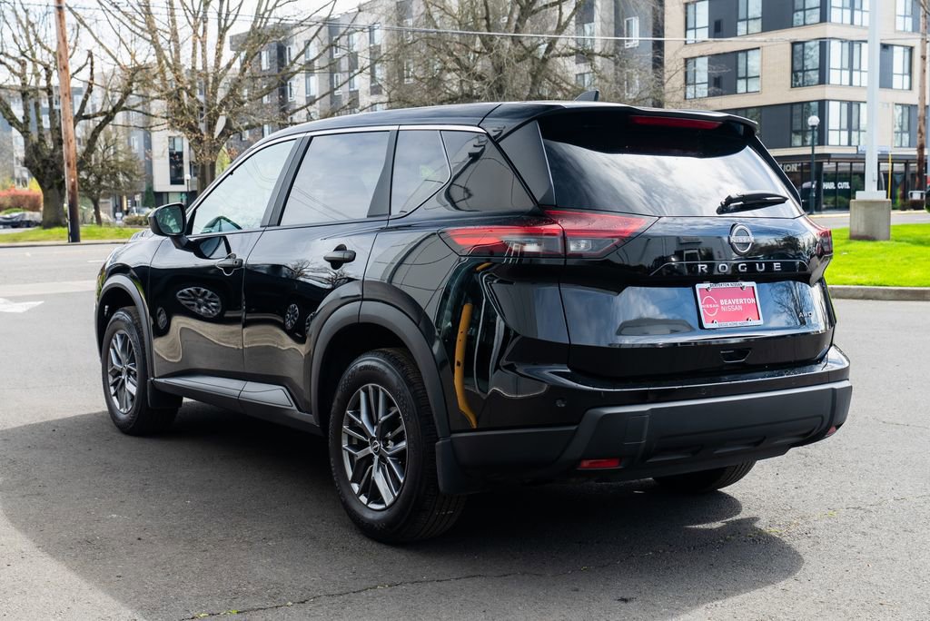 Certified 2025 Nissan Rogue S image 4