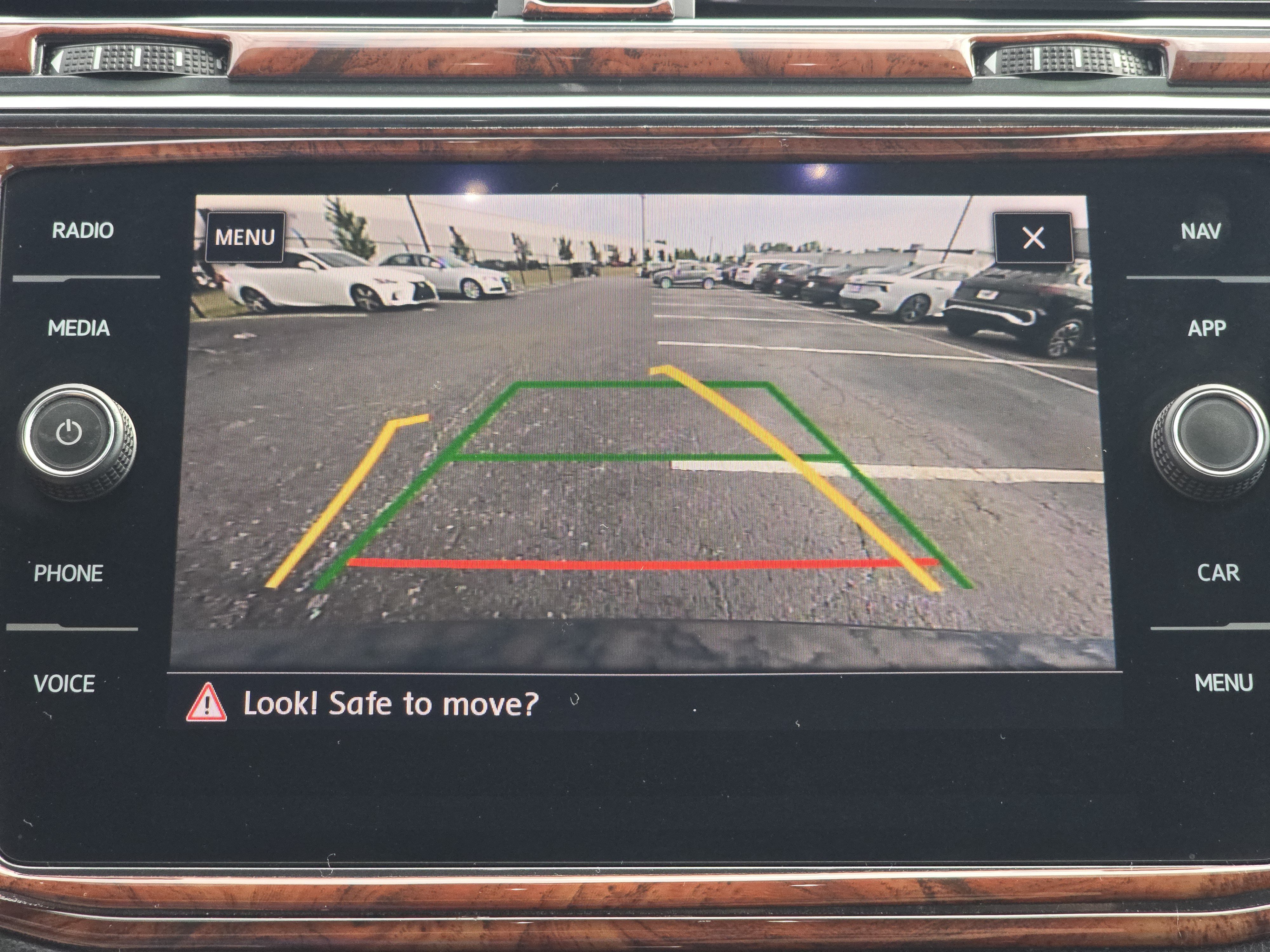 Used 2019 Volkswagen Tiguan SEL AWD/4WD image 27