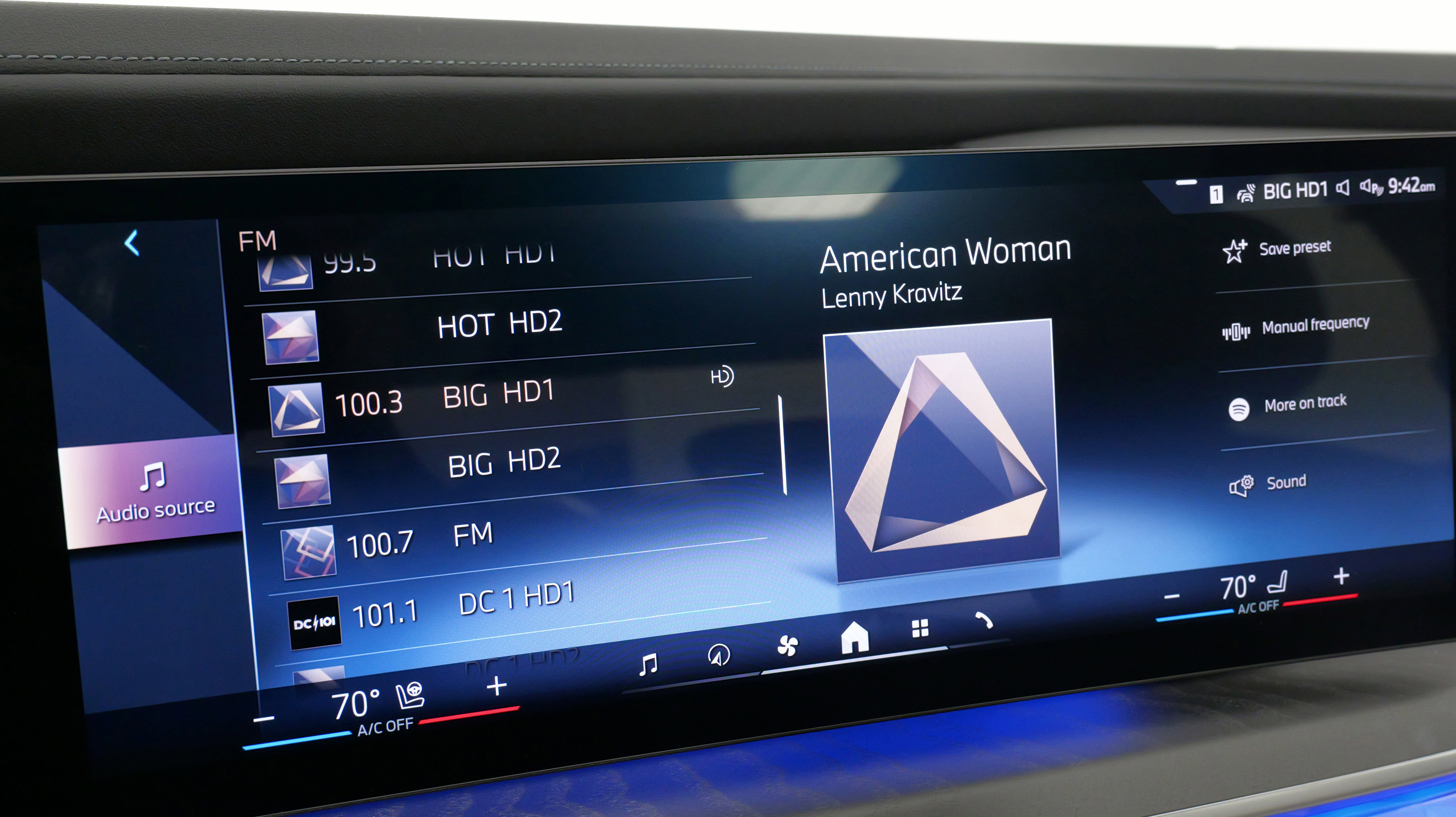 Used 2023 BMW 760i xDrive image 41