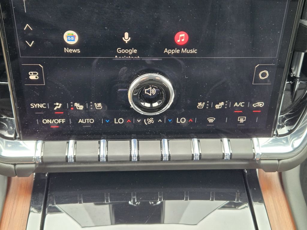 Used 2026 GMC Yukon Denali w/ Sun & Power Step Package AWD/4WD image 16
