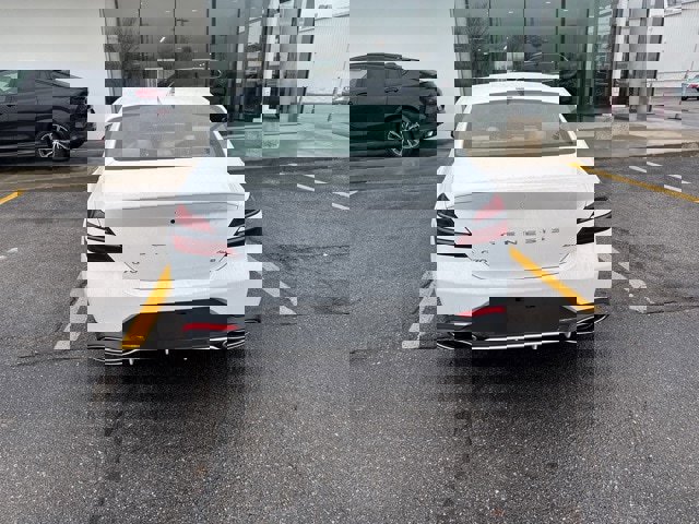 Used 2025 Genesis G70 2.5T image 6