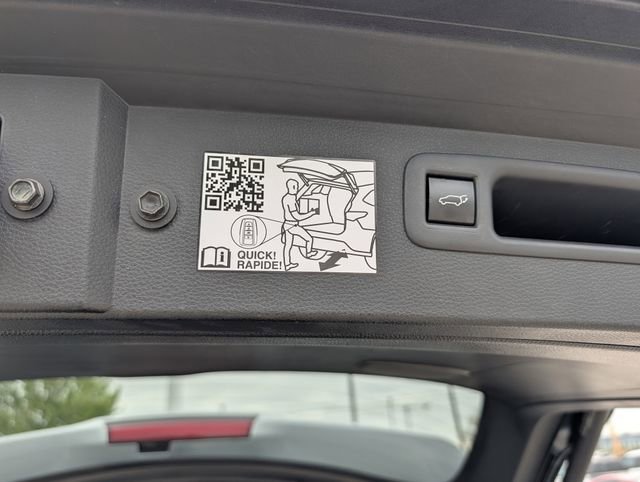 Used 2023 Toyota Highlander Limited image 32