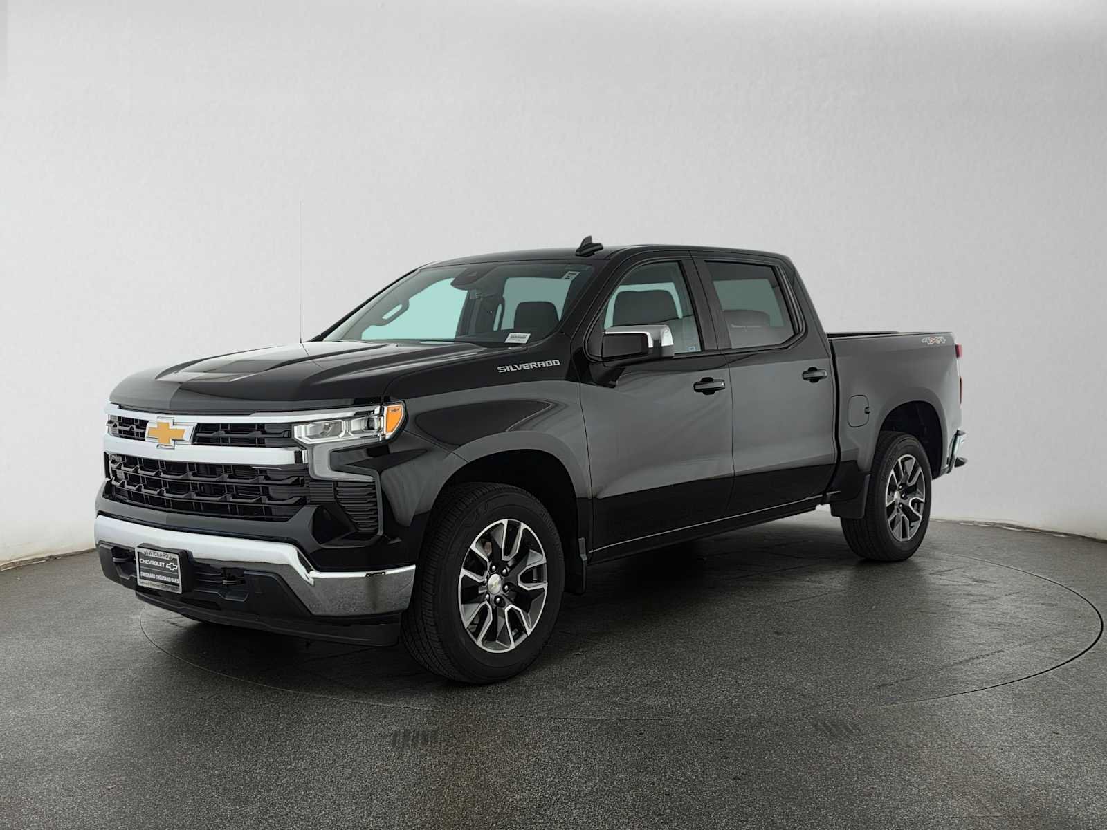 Used 2023 Chevrolet Silverado 1500 LT AWD/4WD image 7