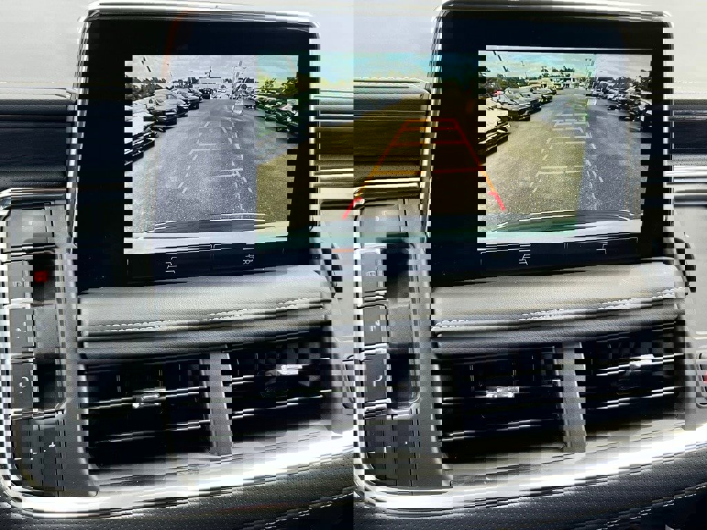 Used 2024 GMC Yukon SLT image 14