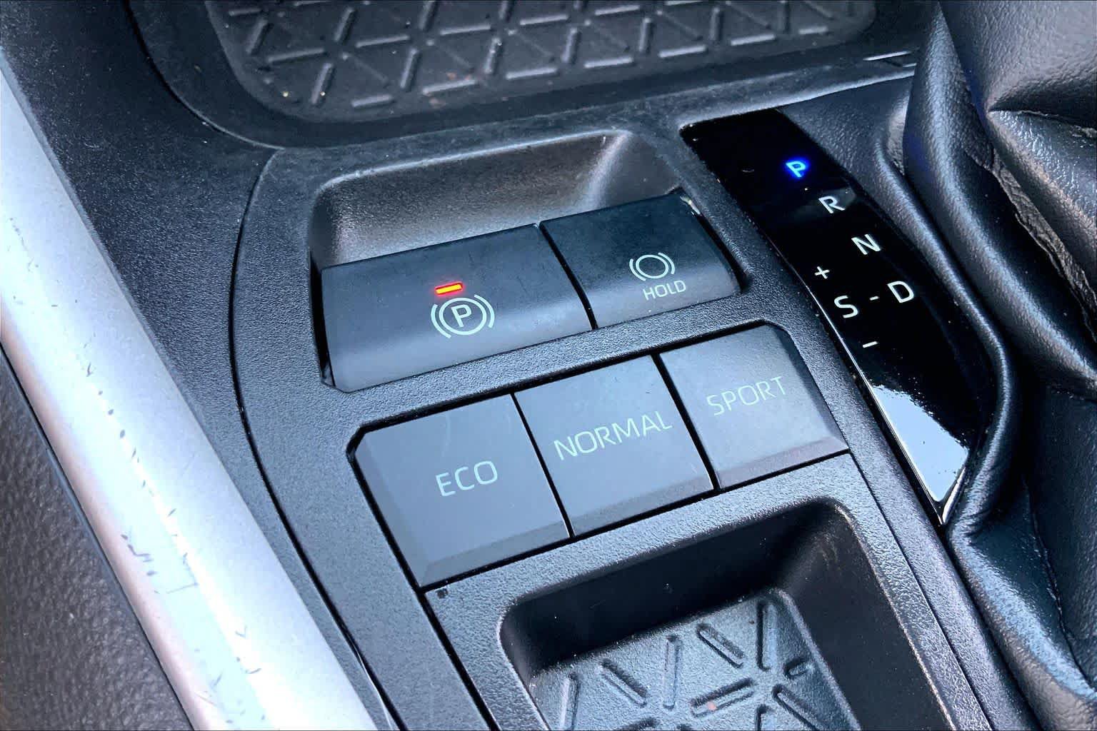 Used 2022 Toyota RAV4 XLE Premium FWD image 34