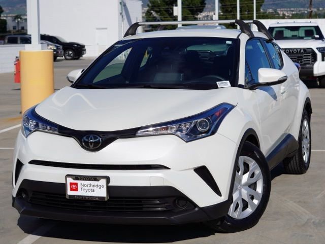 Used 2019 Toyota C-HR LE image 3