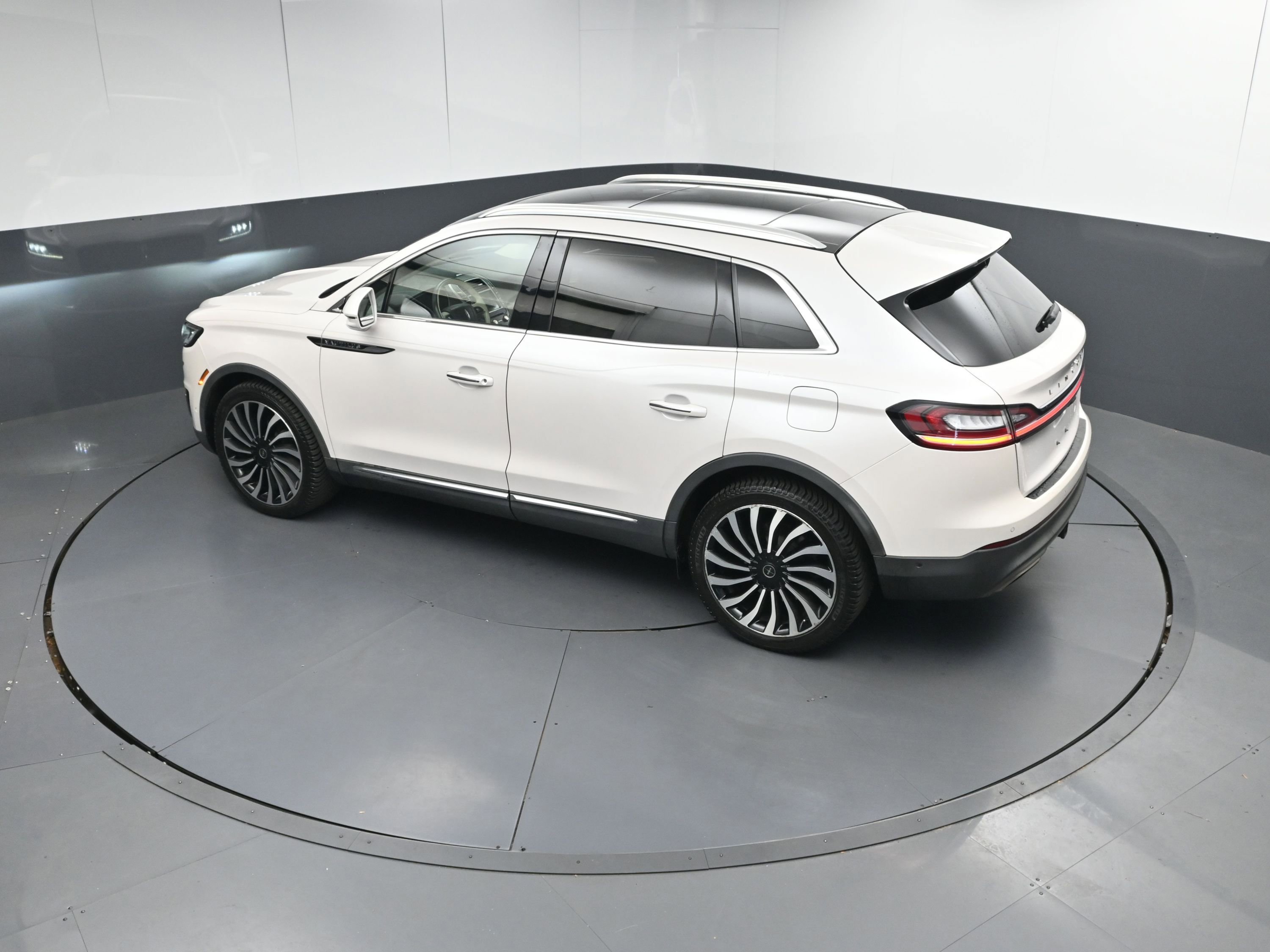 Used 2019 Lincoln Nautilus Black Label image 36