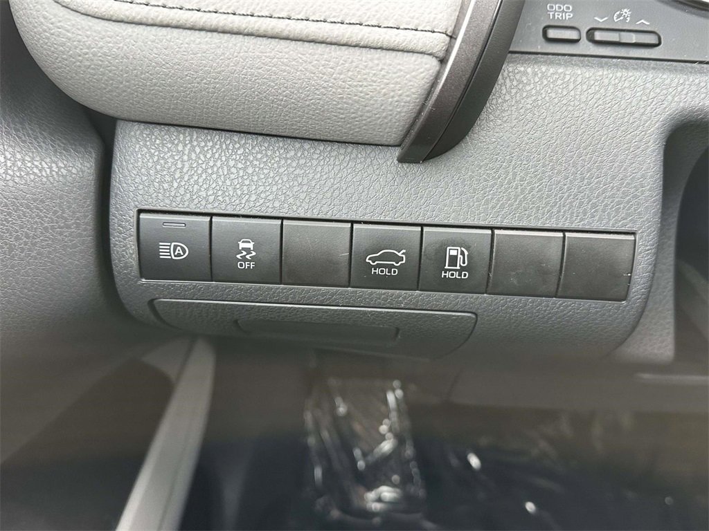 Used 2024 Toyota Camry SE image 21