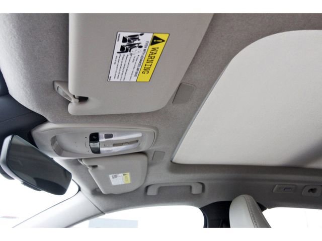 Used 2025 Volvo XC40 B5 Plus w/ Protection Package Premier image 27