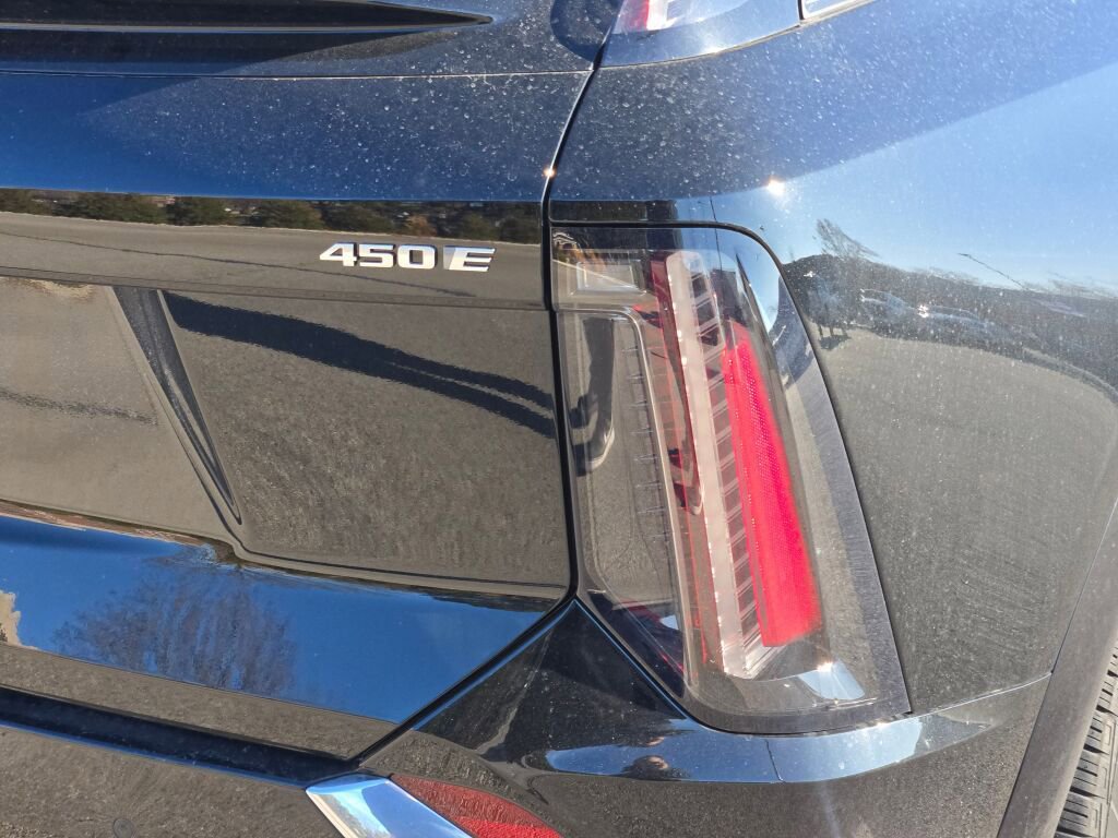 New 2026 Cadillac Optiq Luxury 1 image 12