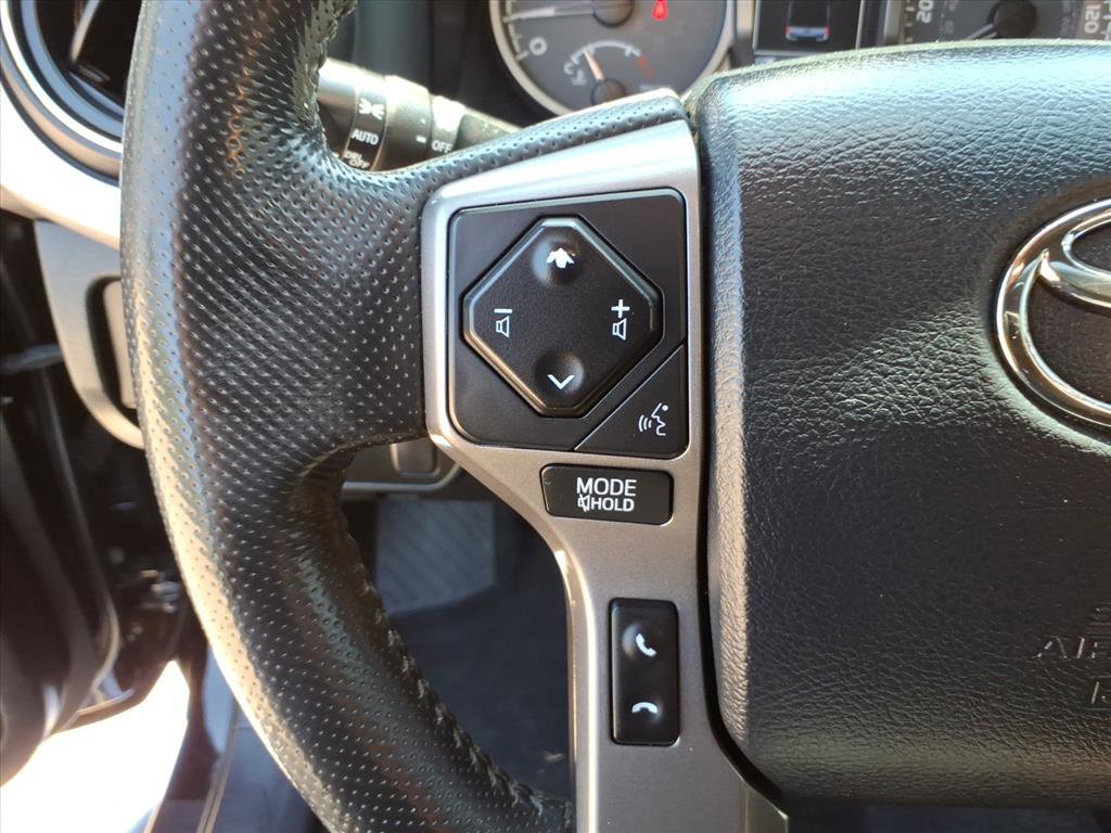 Used 2016 Toyota Tacoma Limited w/ Towing Package image 23