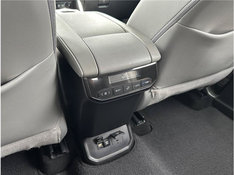 Used 2020 Toyota Highlander Limited AWD/4WD image 17