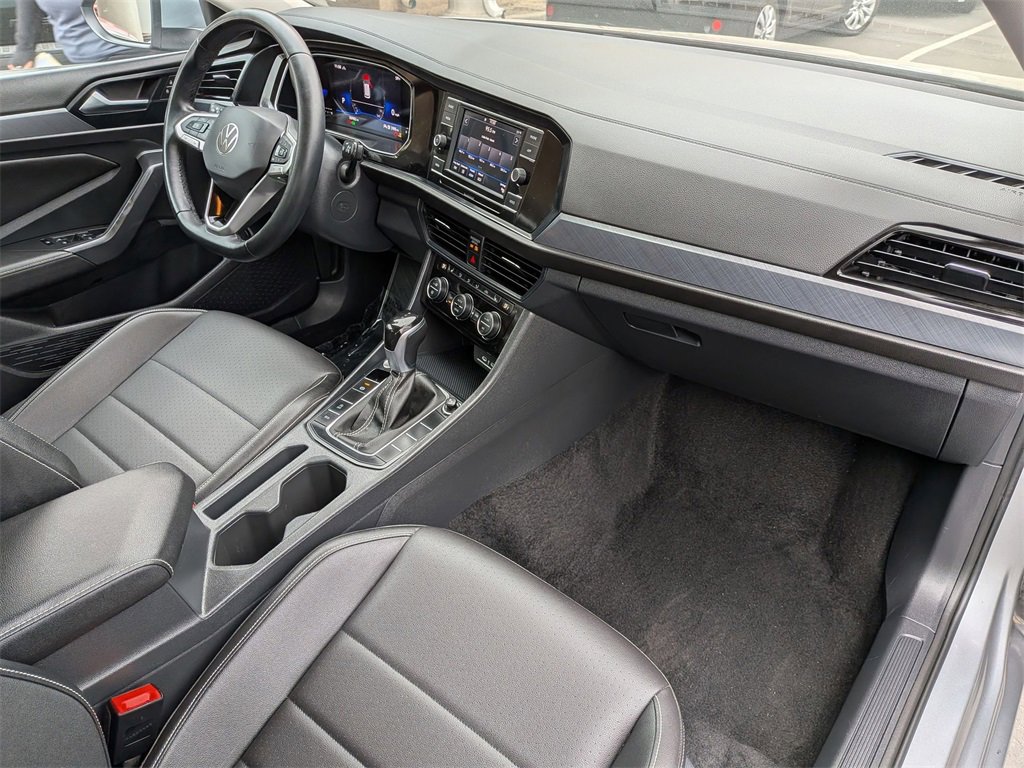 Used 2024 Volkswagen Jetta SE image 33