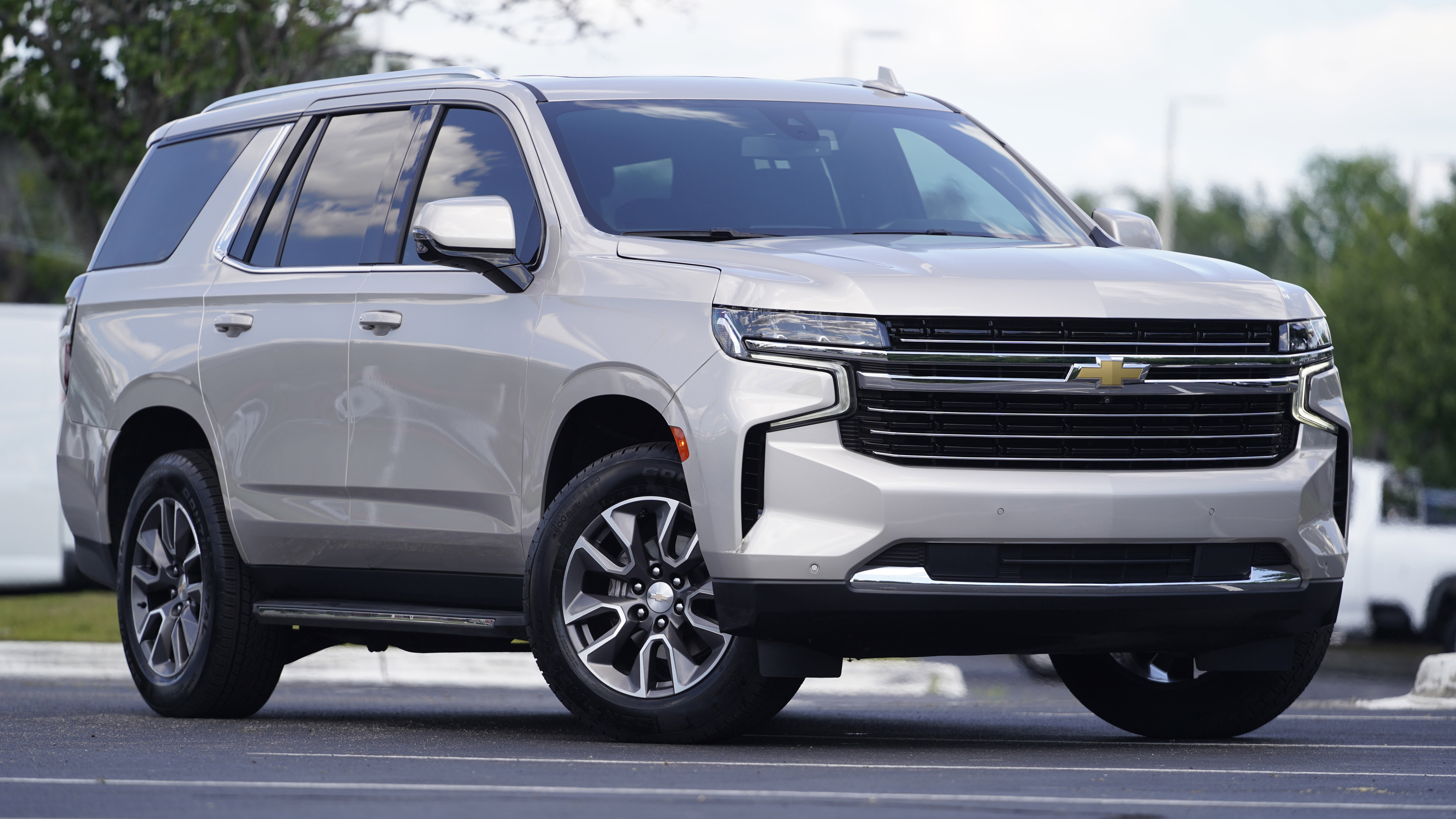 Used 2022 Chevrolet Tahoe LT w/ Luxury Package RWD image 2