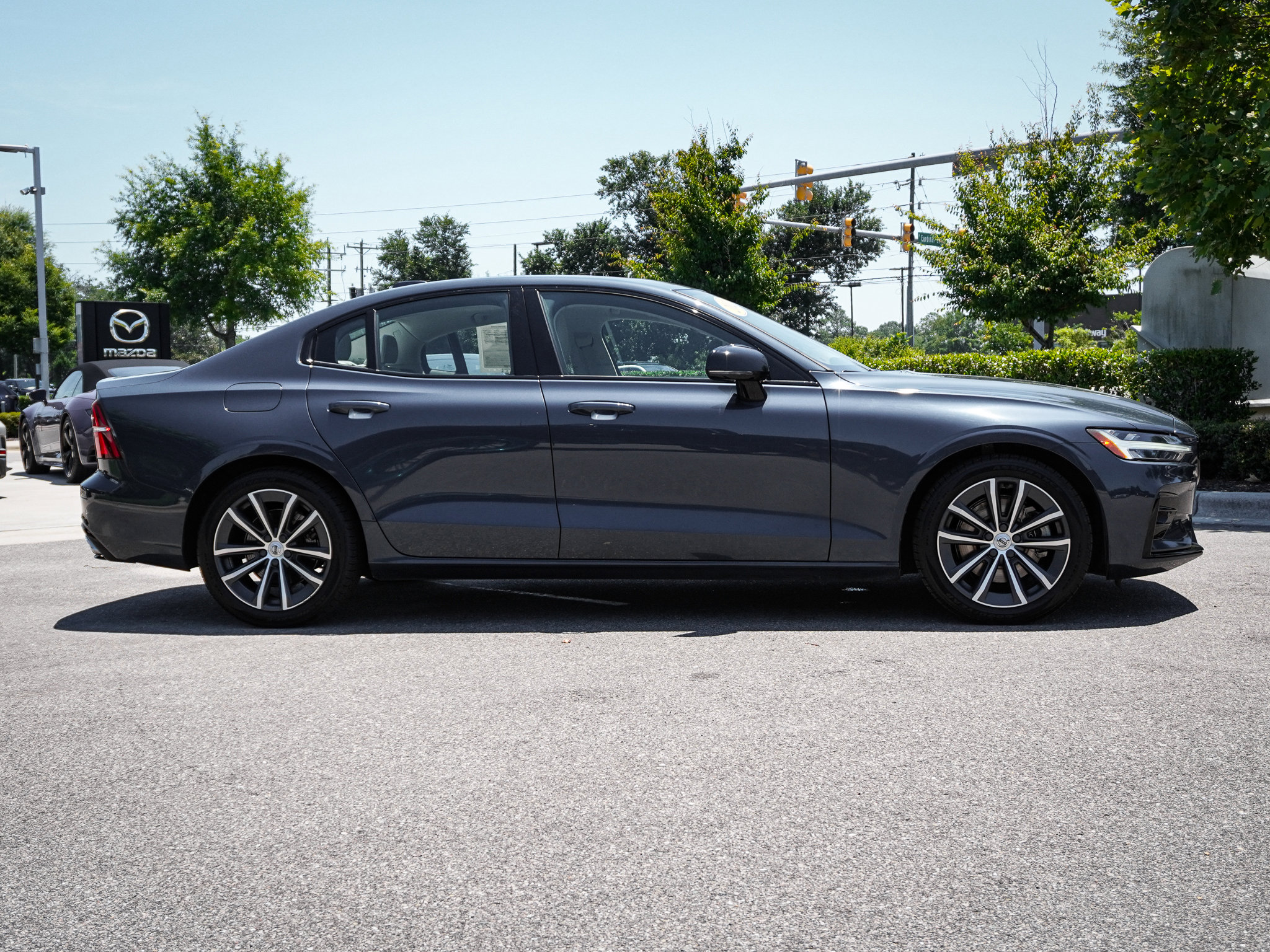 Used 2021 Volvo S60 T5 Momentum w/ Premium Package FWD image 11