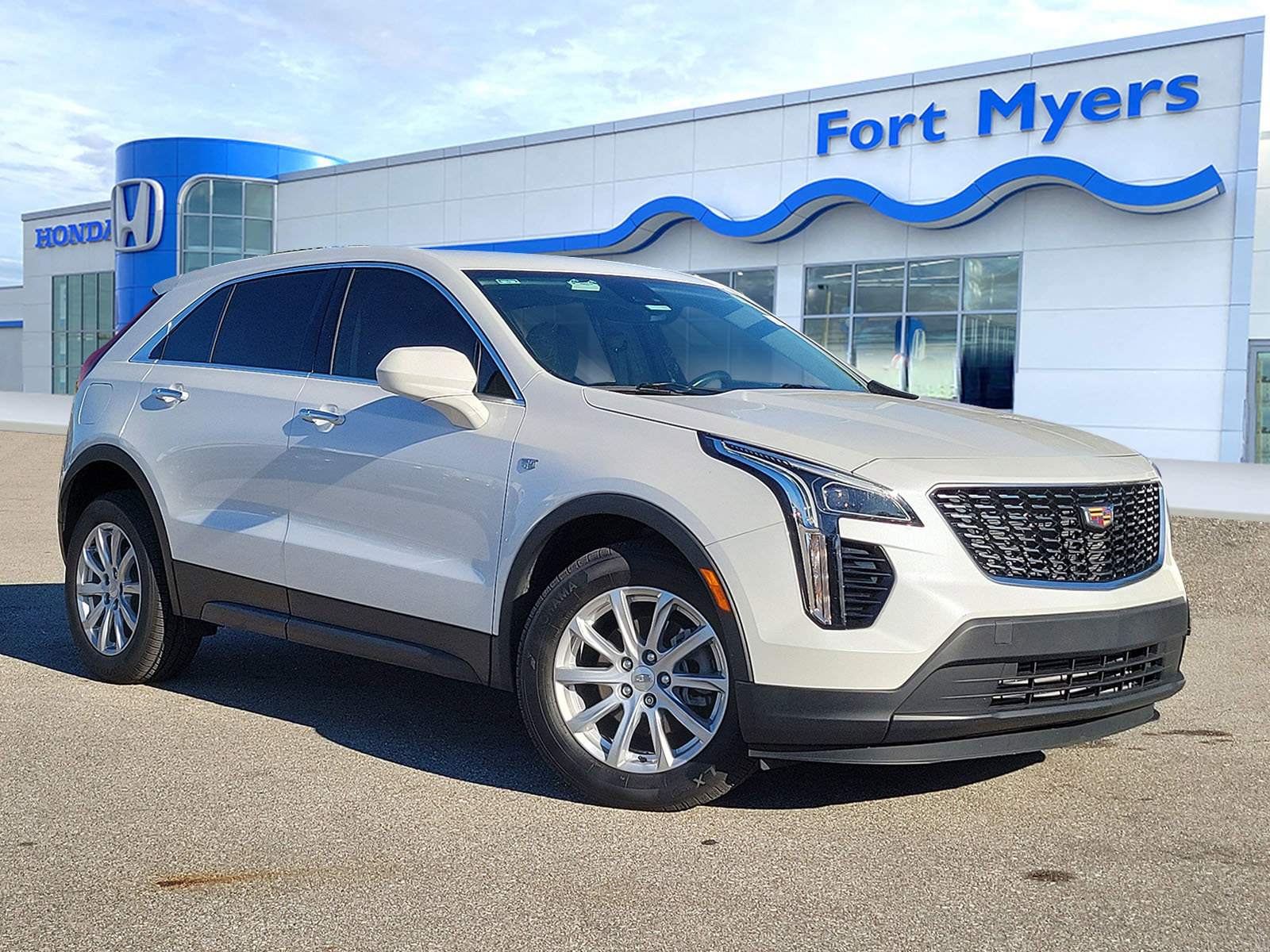 Used 2021 Cadillac XT4 Luxury w/ Driver Awareness Package image 1