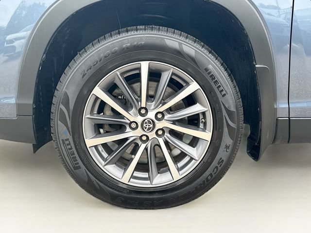 Used 2019 Toyota Highlander XLE AWD/4WD image 32
