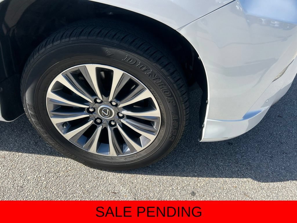 Certified 2023 Lexus GX 460 Luxury w/ Accessory Package AWD/4WD image 10