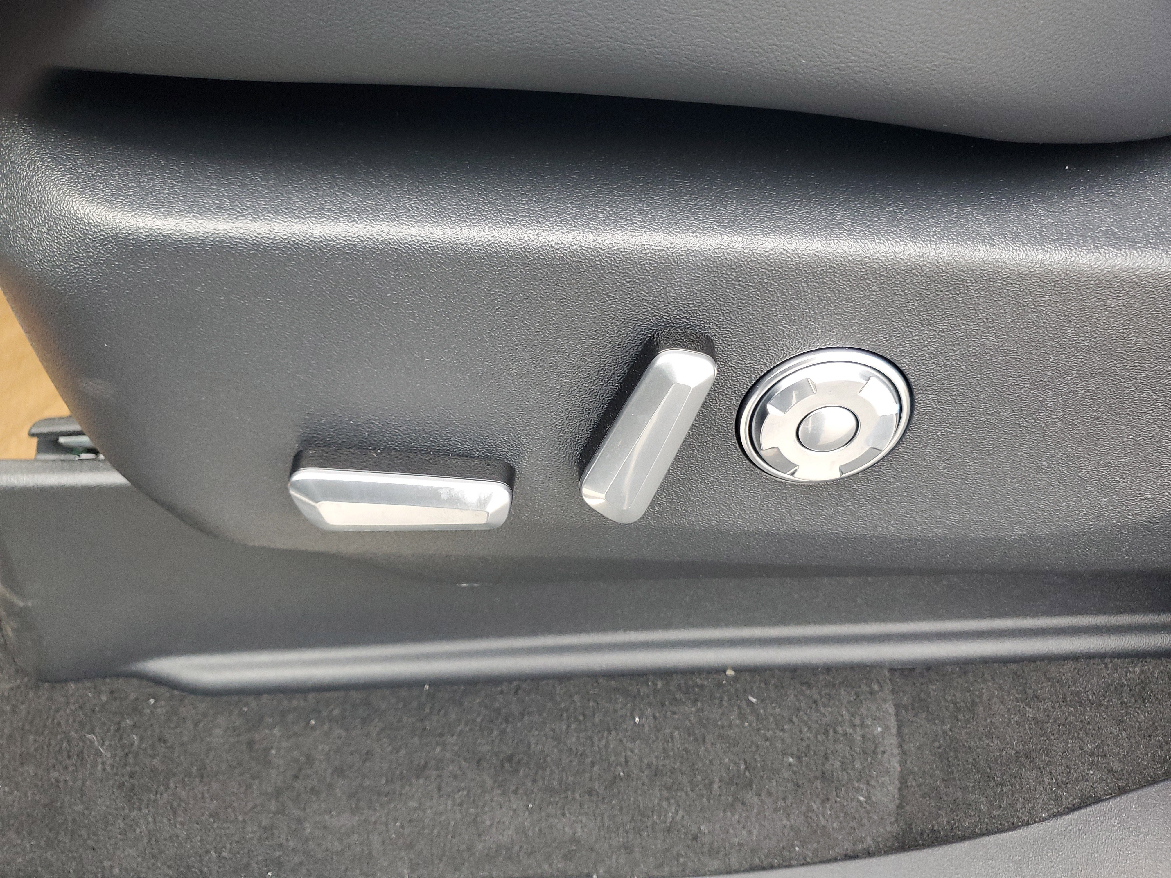 New 2025 Lincoln Navigator L Reserve w/ Jet Appearance Package image 13