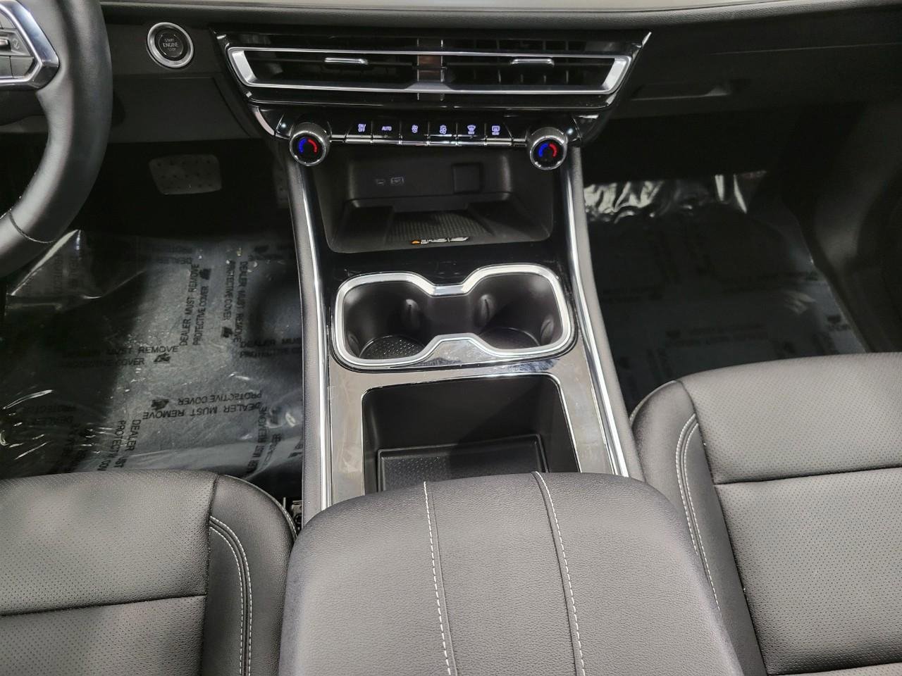 Used 2025 Chevrolet Traverse LT w/ LPO, Floor Liner Package image 17