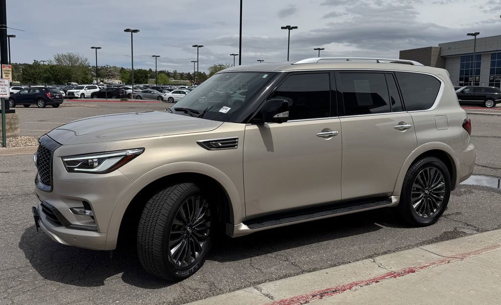 Used 2024 INFINITI QX80 Sensory AWD/4WD image 4