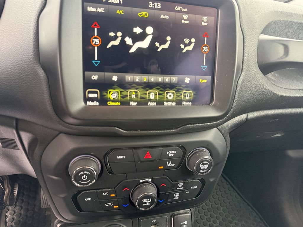Used 2023 Jeep Renegade Latitude AWD/4WD image 29