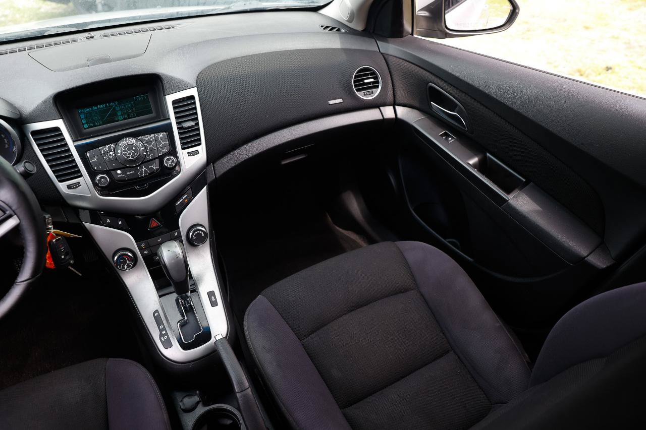 Used 2013 Chevrolet Cruze LT FWD image 22