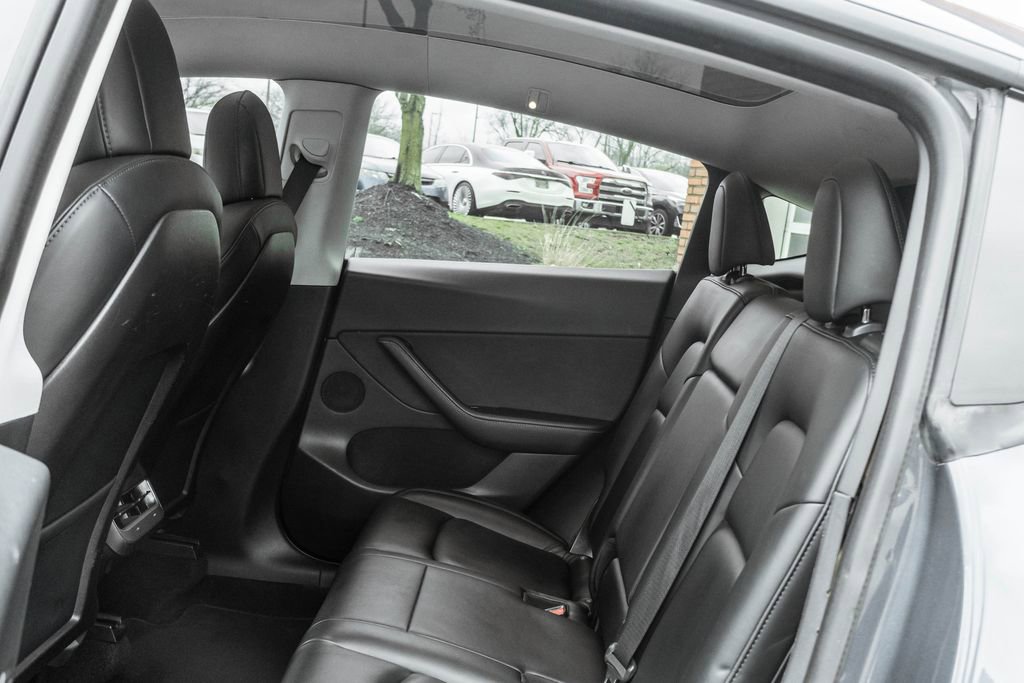 Used 2020 Tesla Model Y Long Range image 27