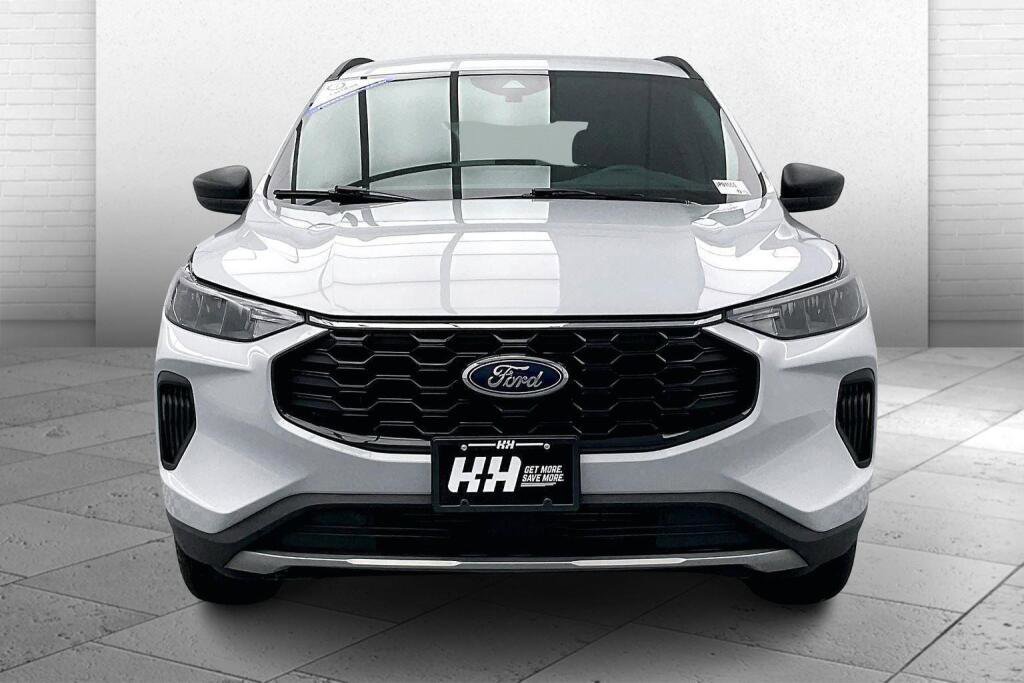 Used 2025 Ford Escape ST-Line image 2