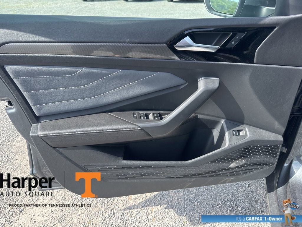 Used 2025 Volkswagen Jetta SEL image 19
