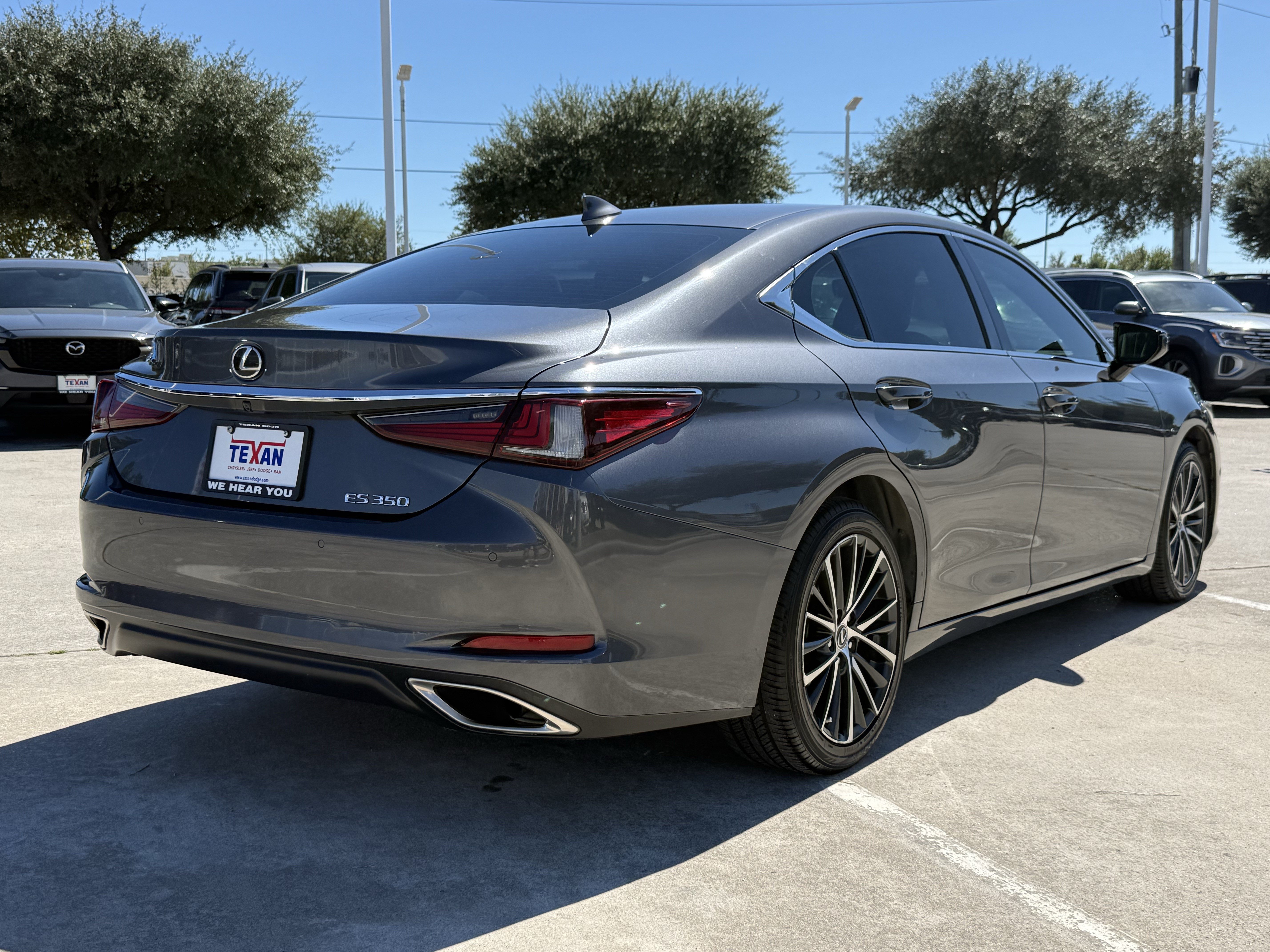 Used 2022 Lexus ES 350 w/ Premium Package FWD image 5