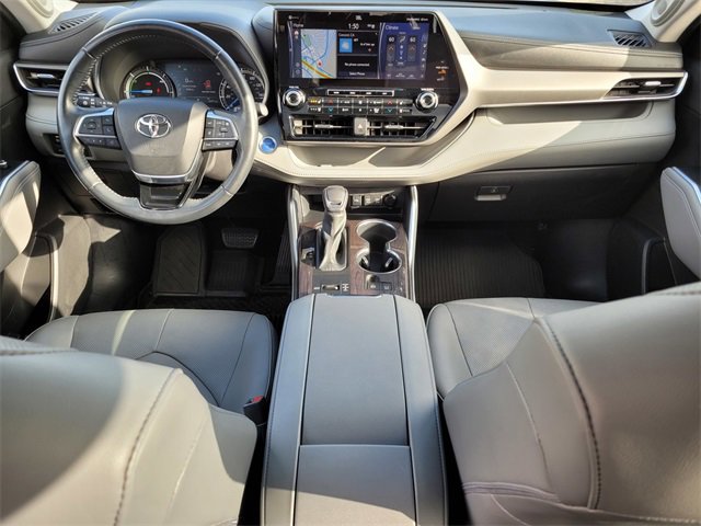 Used 2021 Toyota Highlander Limited image 13