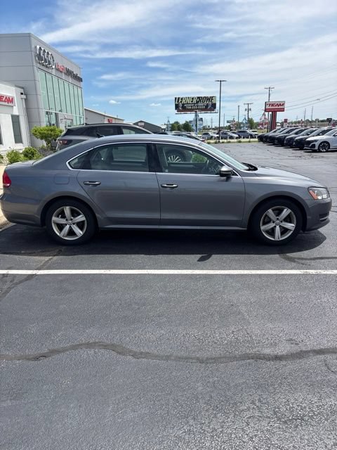 Used 2012 Volkswagen Passat 2.5 SE FWD image 4