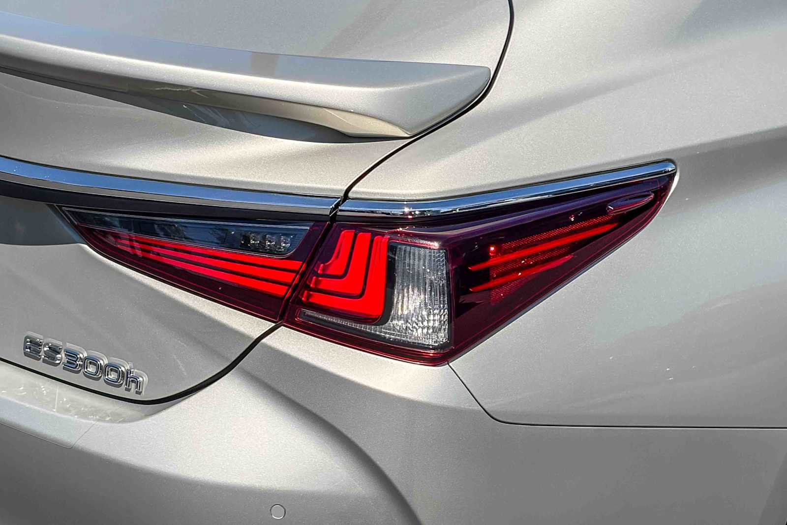 Used 2021 Lexus ES 300h w/ Premium Package FWD image 8