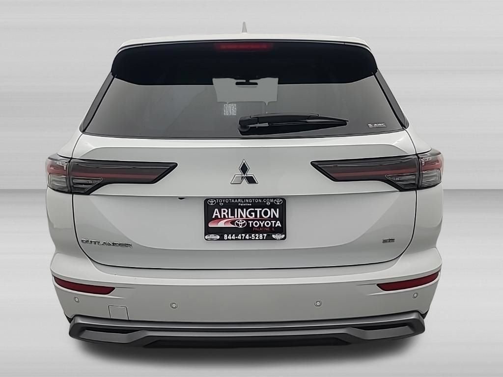 Used 2025 Mitsubishi Outlander SE AWD/4WD image 4