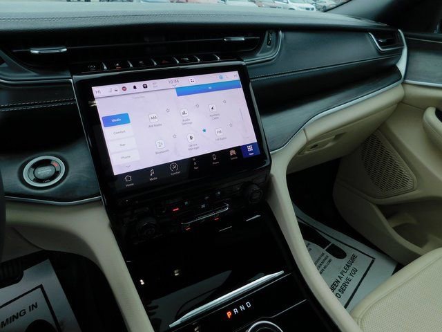 Used 2024 Jeep Grand Cherokee L Limited w/ Luxury Tech Group II image 34