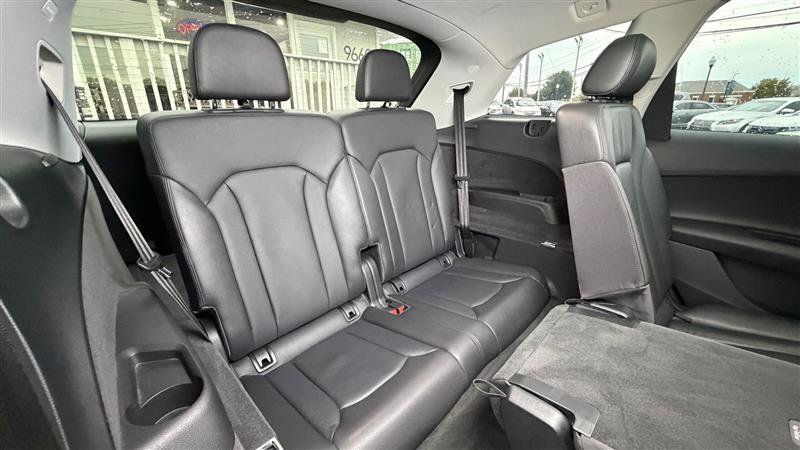 Used 2017 Audi Q7 3.0T Premium AWD/4WD image 42