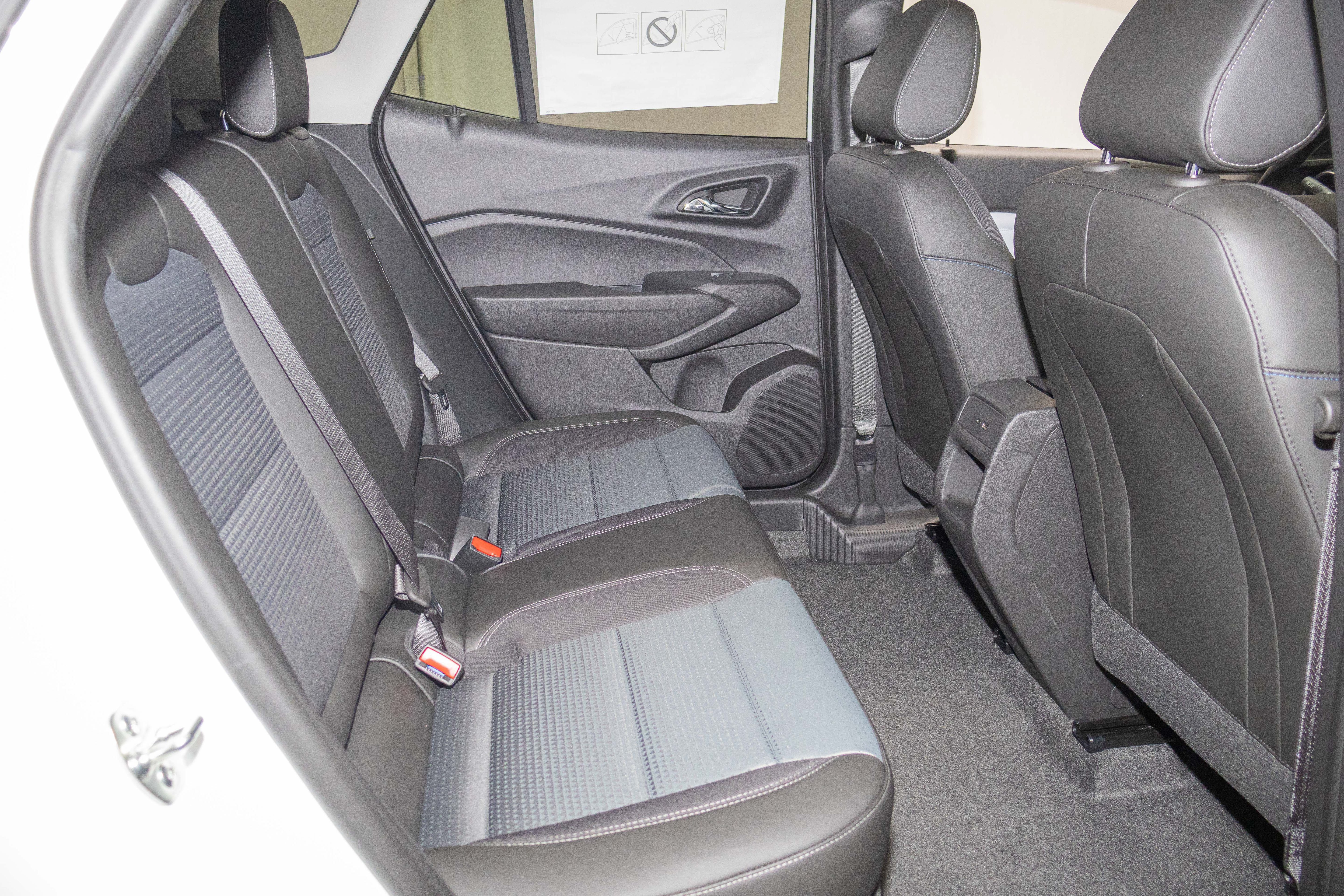 New 2026 Chevrolet Trax LT w/ Driver Confidence Package FWD image 20