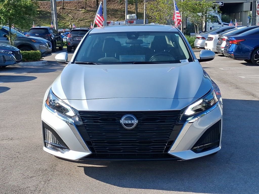 Used 2025 Nissan Altima 2.5 SV w/ SV Special Edition Package image 2