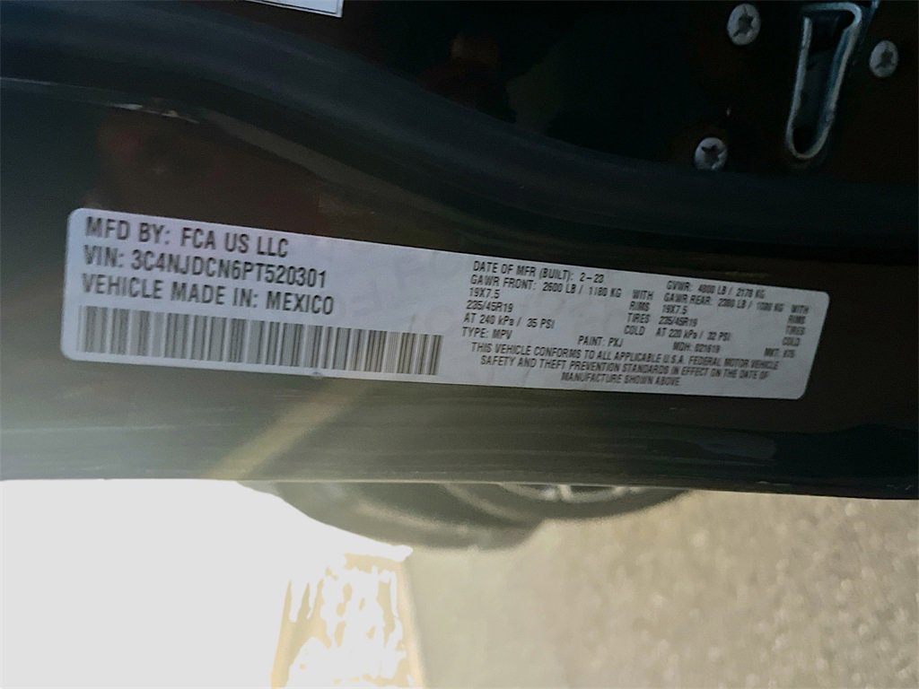 Used 2023 Jeep Compass Limited image 30