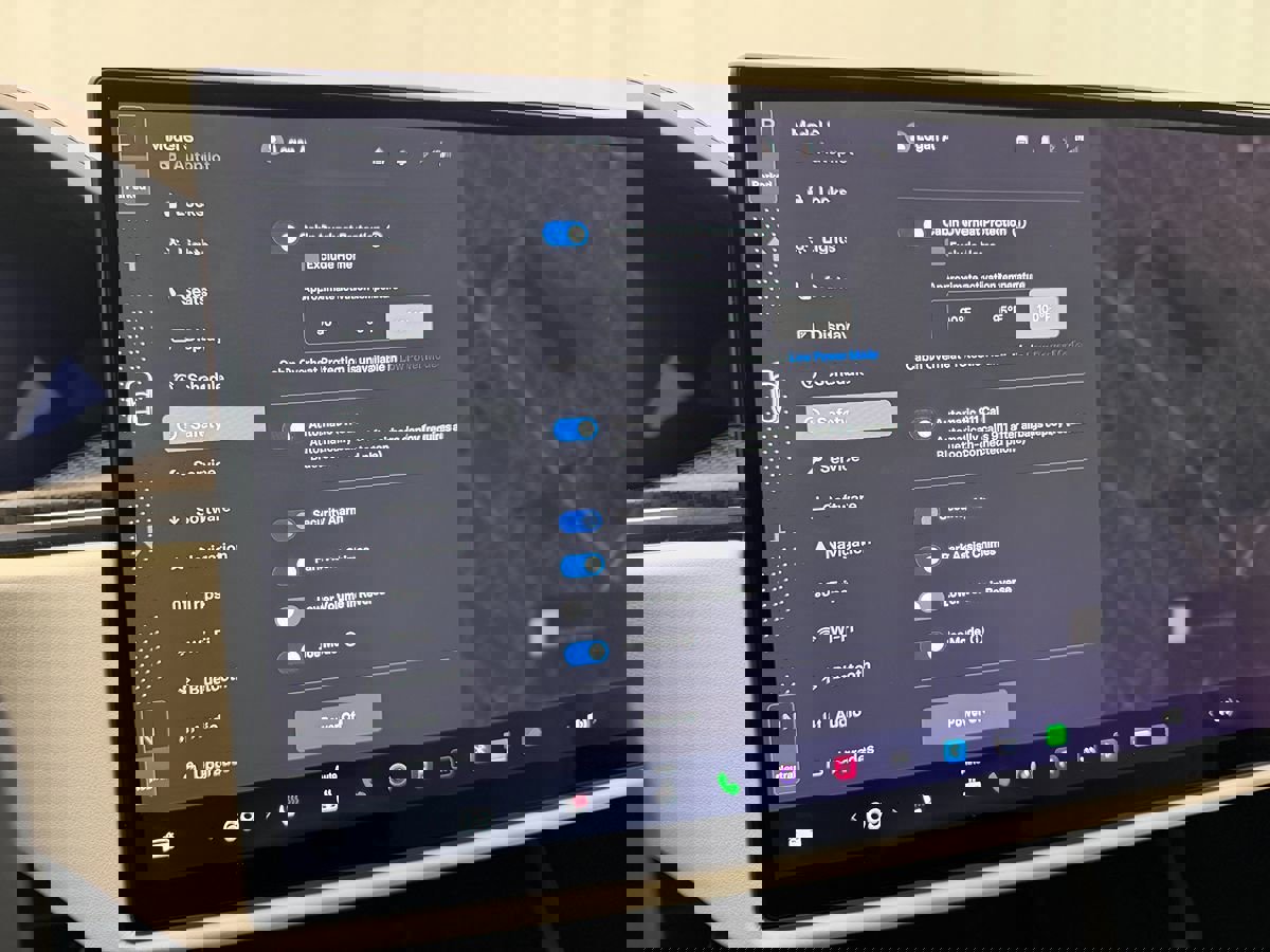 Used 2021 Tesla Model S Plaid image 15