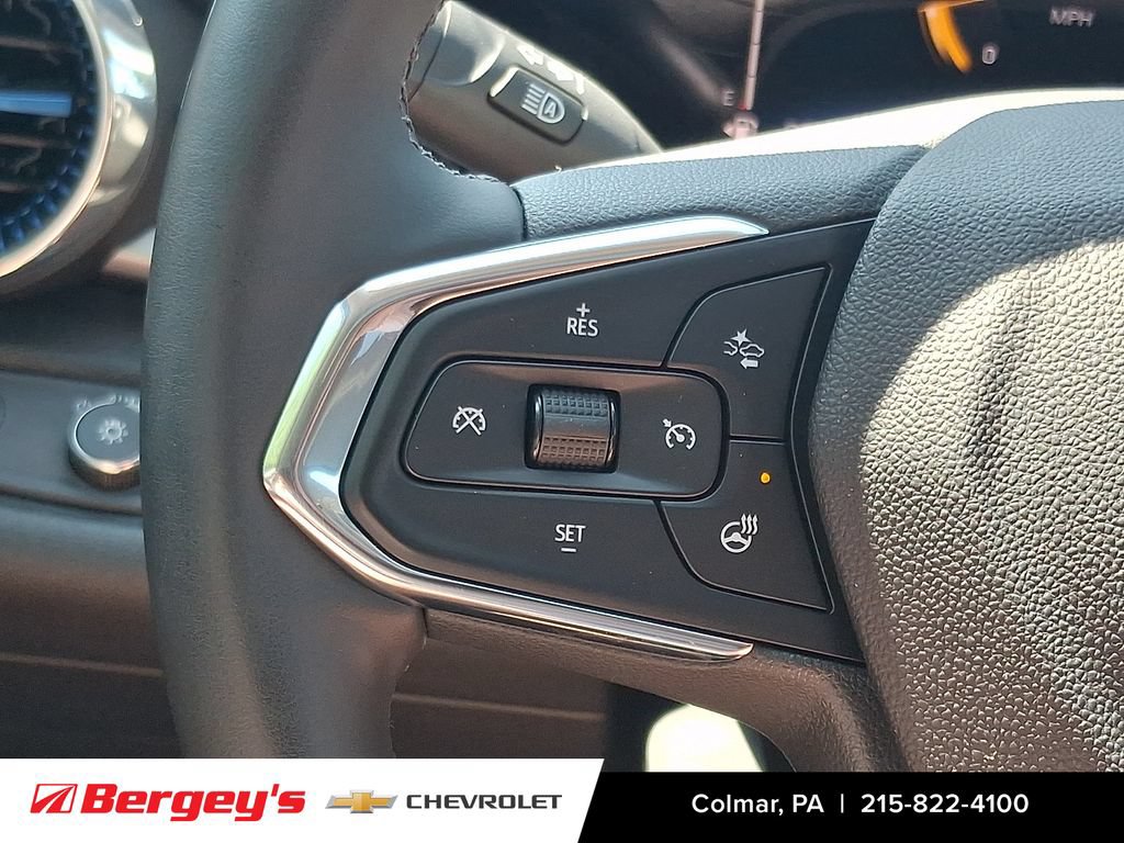 Certified 2024 Chevrolet Trax LT w/ Sunroof Package FWD image 23