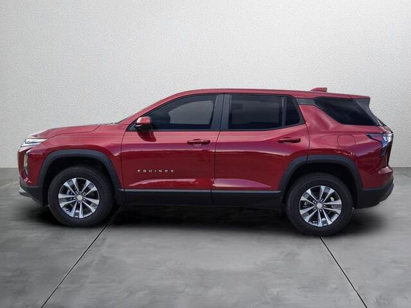 New 2026 Chevrolet Equinox LT image 3