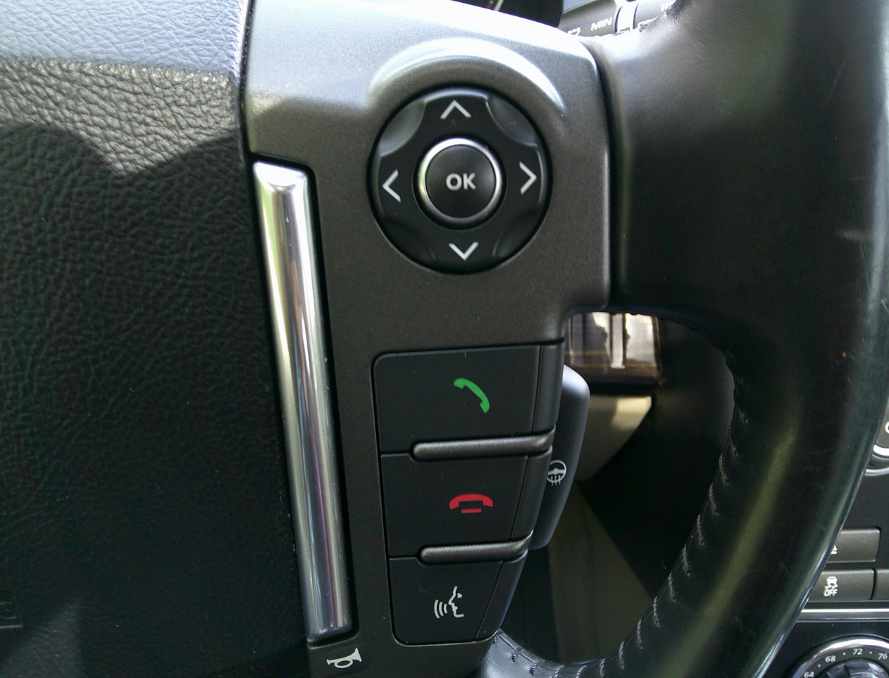 Used 2013 Land Rover LR2 image 23